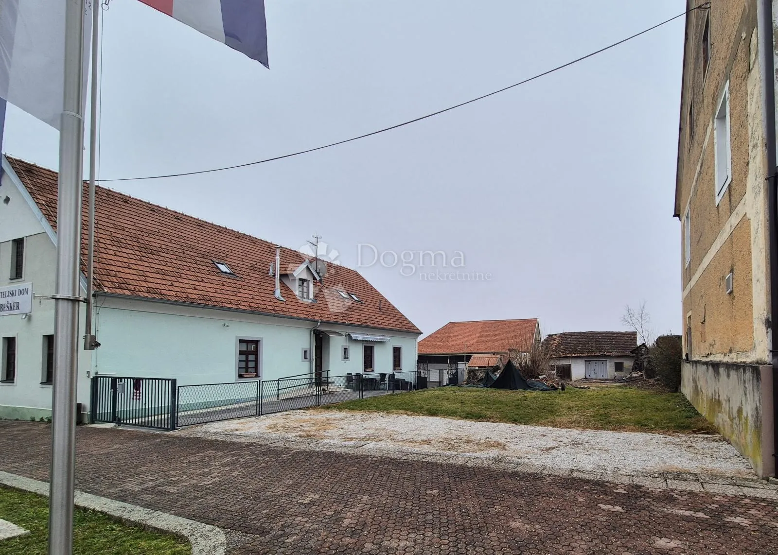 građevinsko zemljište 698m² u centru sv. križ začretja! - slika 3