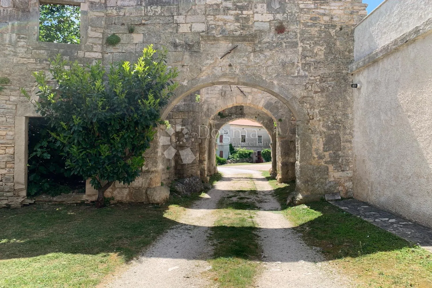 krnica – prekrasna parcela s otvorenim pogledom - slika 11