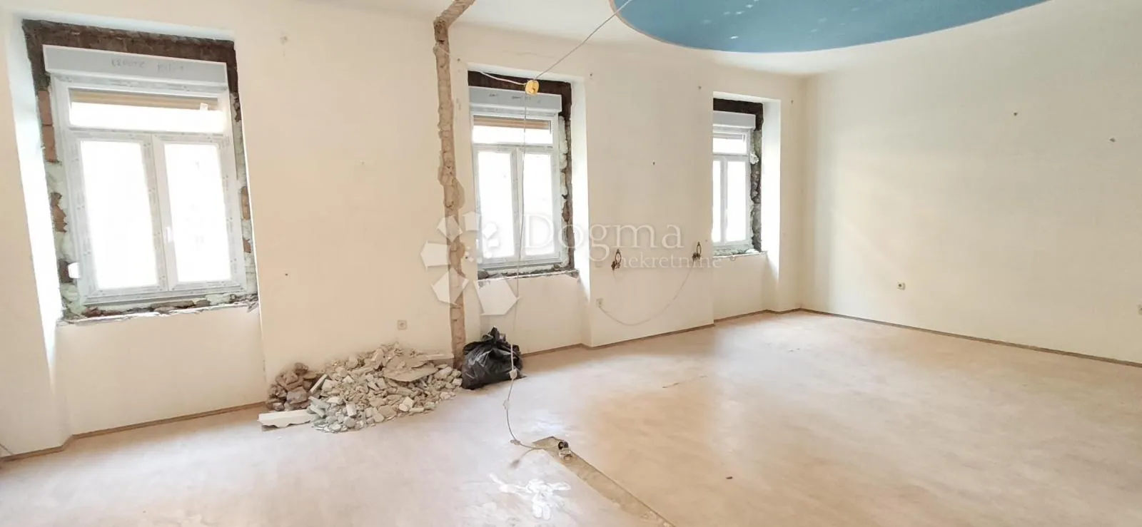 belveder – 3s+db s velikim dnevnim prostorom (32 m²), balkon, projekt adaptacije i nova pvc stolarija uključena - slika 5