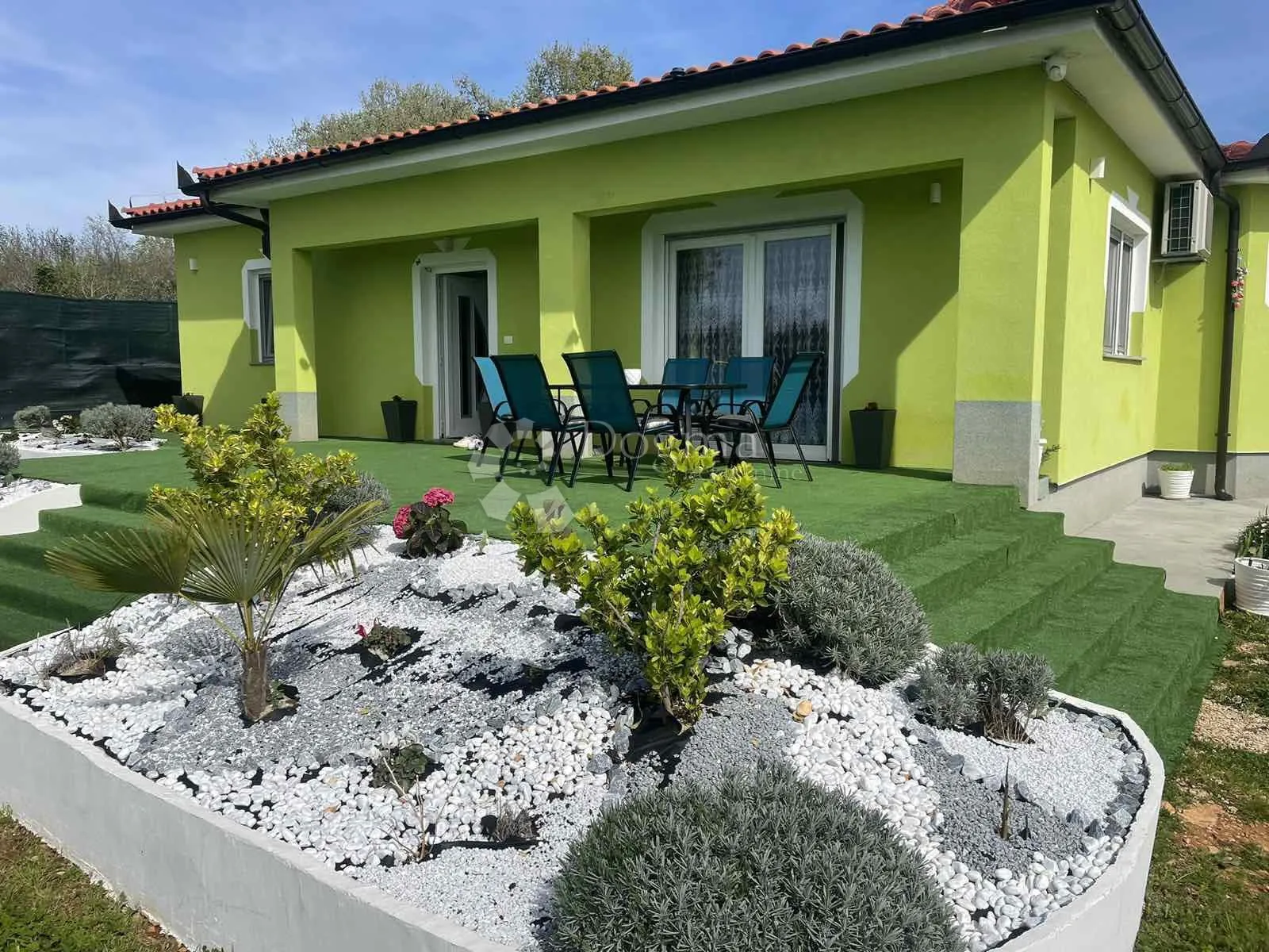 moderna prizemnica u zelenilu - galižana - slika 25