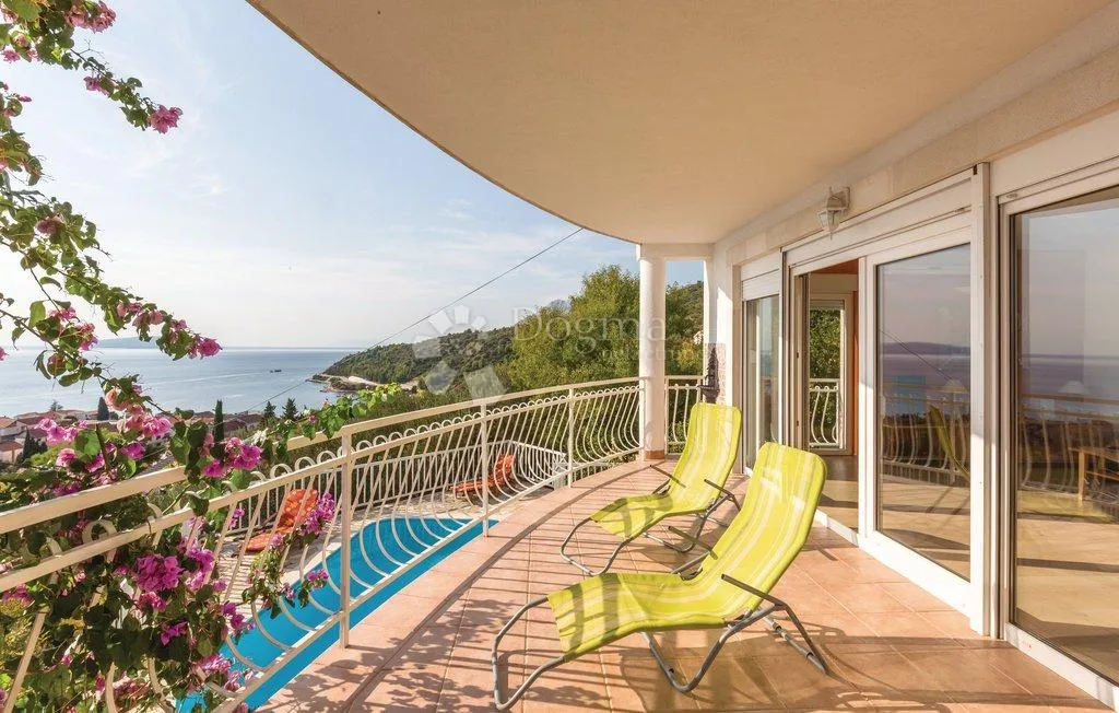 podaca – gotov posao s bazenom i 2 apartmana ★★★★★ - slika 15