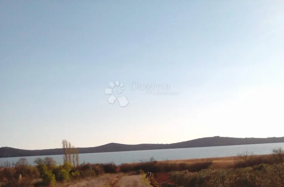 VRANSKO JEZERO - POLJOPRIVREDNO ZEMLJIŠTE 3330m2 - Vrana, Pakoštane