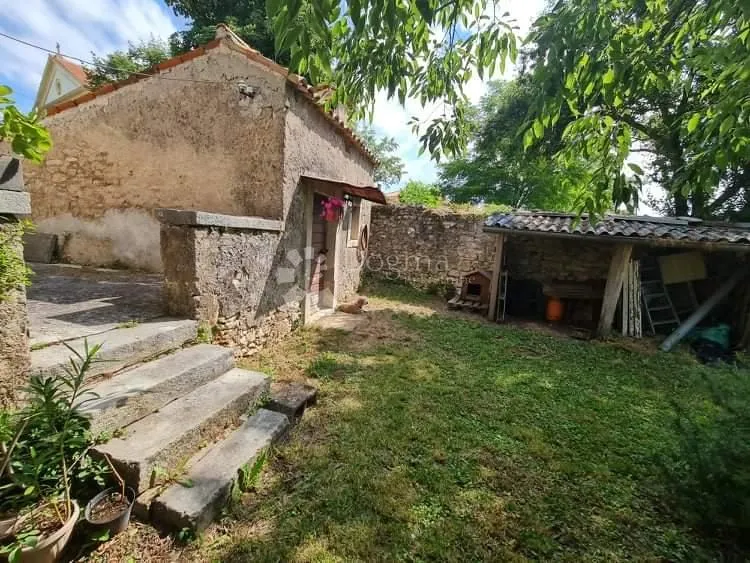 prekrasna kamena kuća sa prostranom okućnicom u srcu mjesta - slika 27