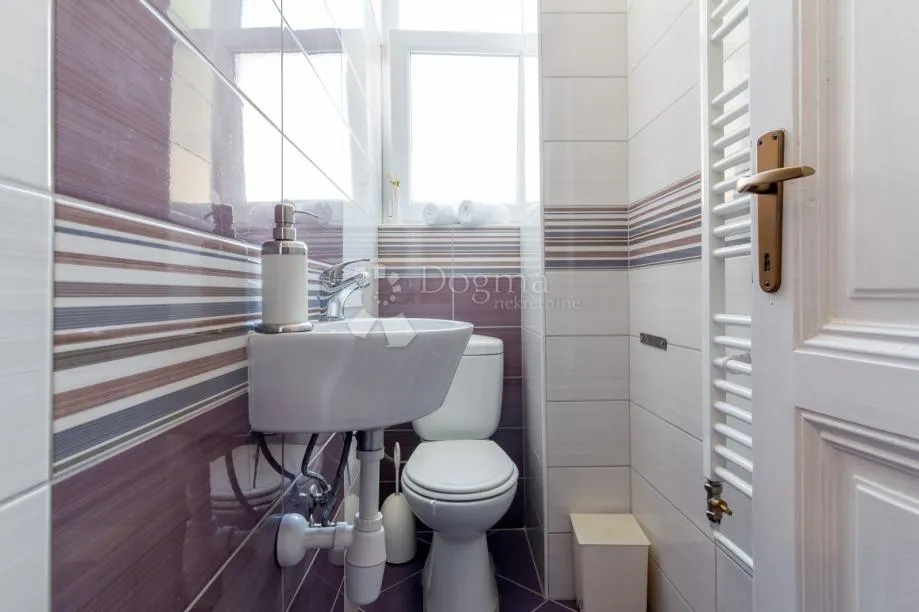 građanski stan u centru grada 90m2 - slika 11