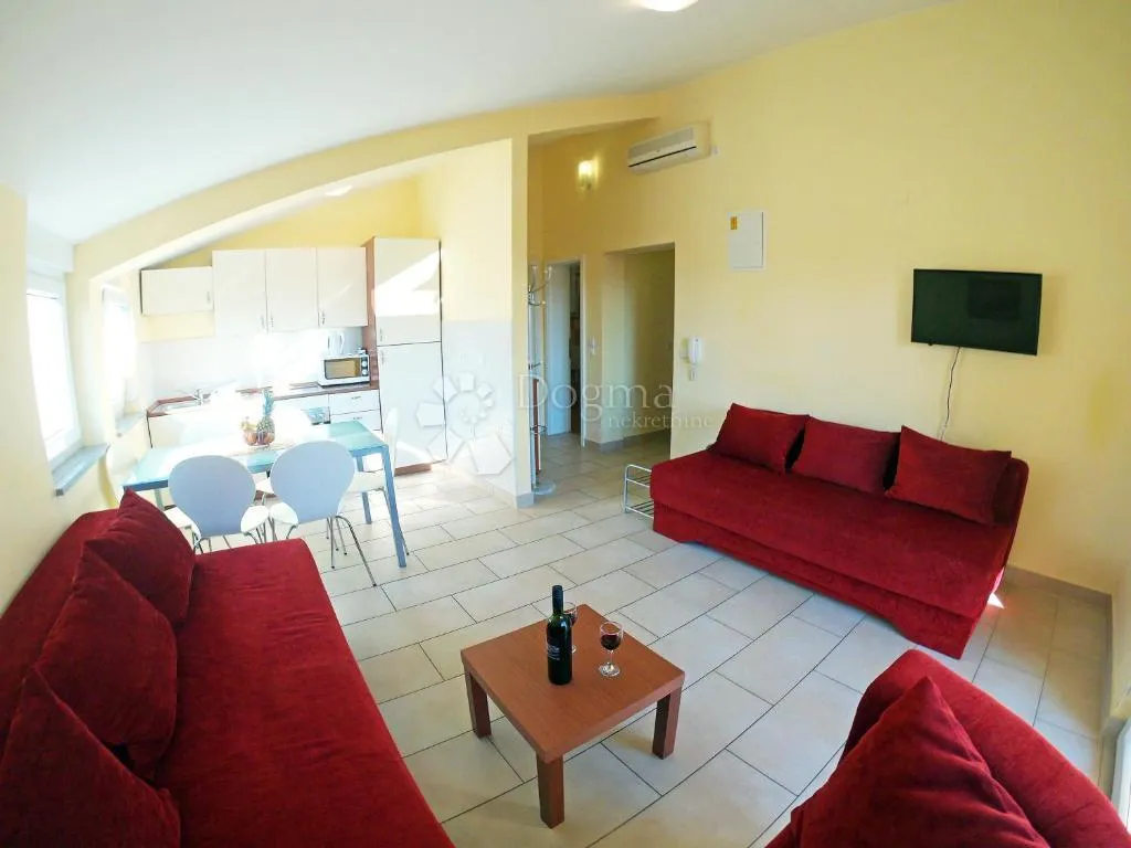 namješten dvoetažni apartman u svetom filipu i jakovu – idealan za odmor ili turistički najam - slika 13