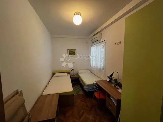 velika kamena kuća na odličnoj lokaciji u puli - slika 18