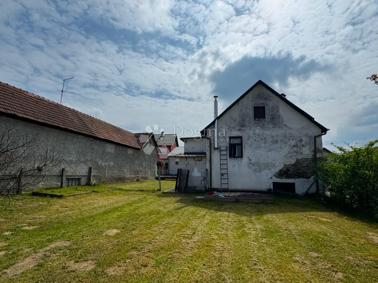 mala kuća, veliko zemljište – 1.422 m² mogućnosti u selniku - slika 8