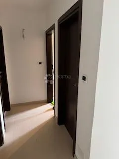 dvoetažna kuća s bazenom i dva parkirna mjesta, kaštel, istra - slika 10