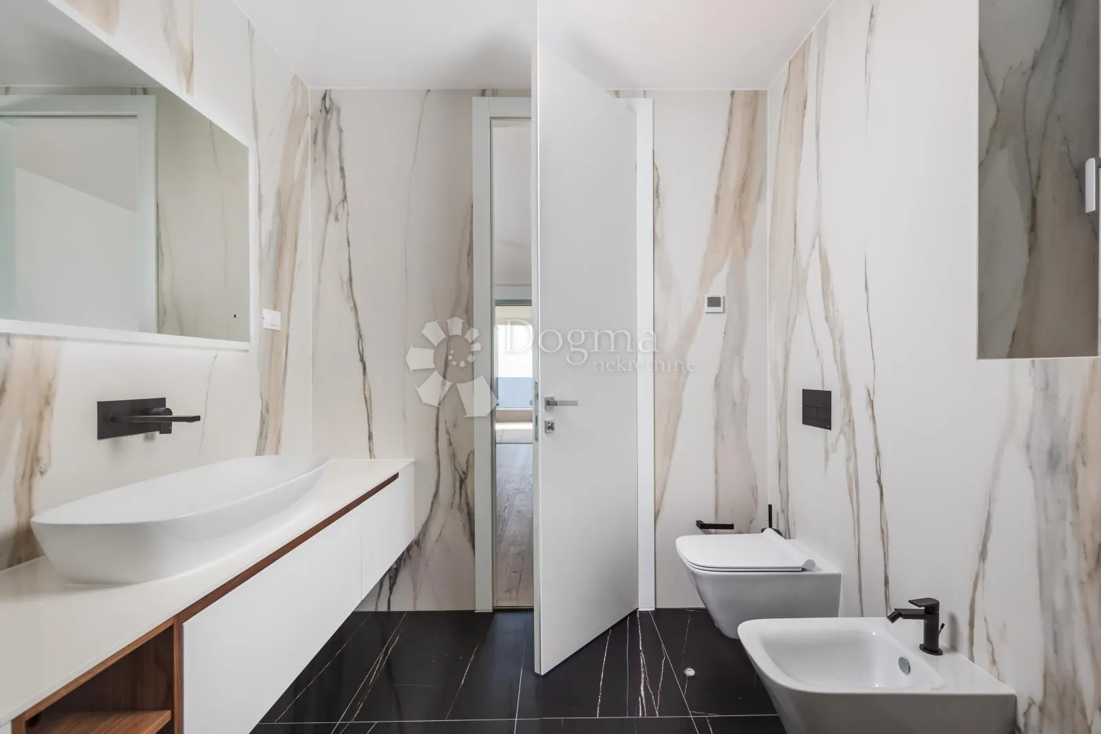penthouse s bazenom, panoramski pogled - slika 25