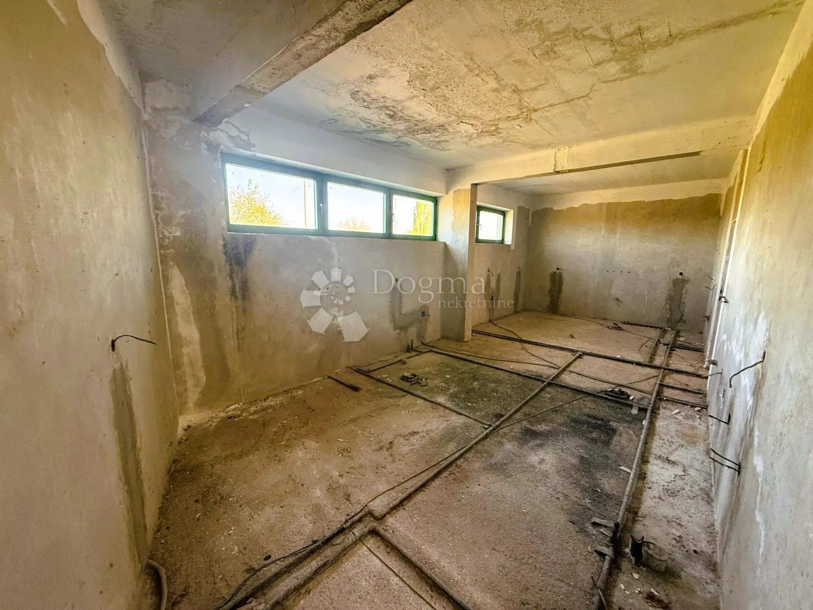 prodaje se motel s poslovnim prostorom - slika 7
