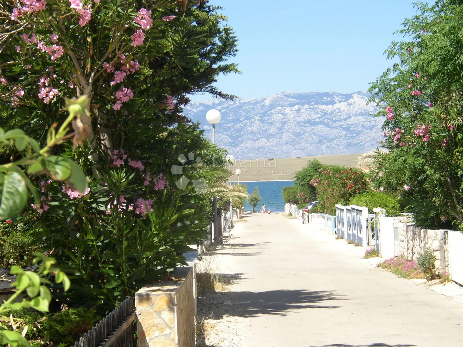 prekrasna samostojeća kuća na viru – 150m od plaže - slika 2