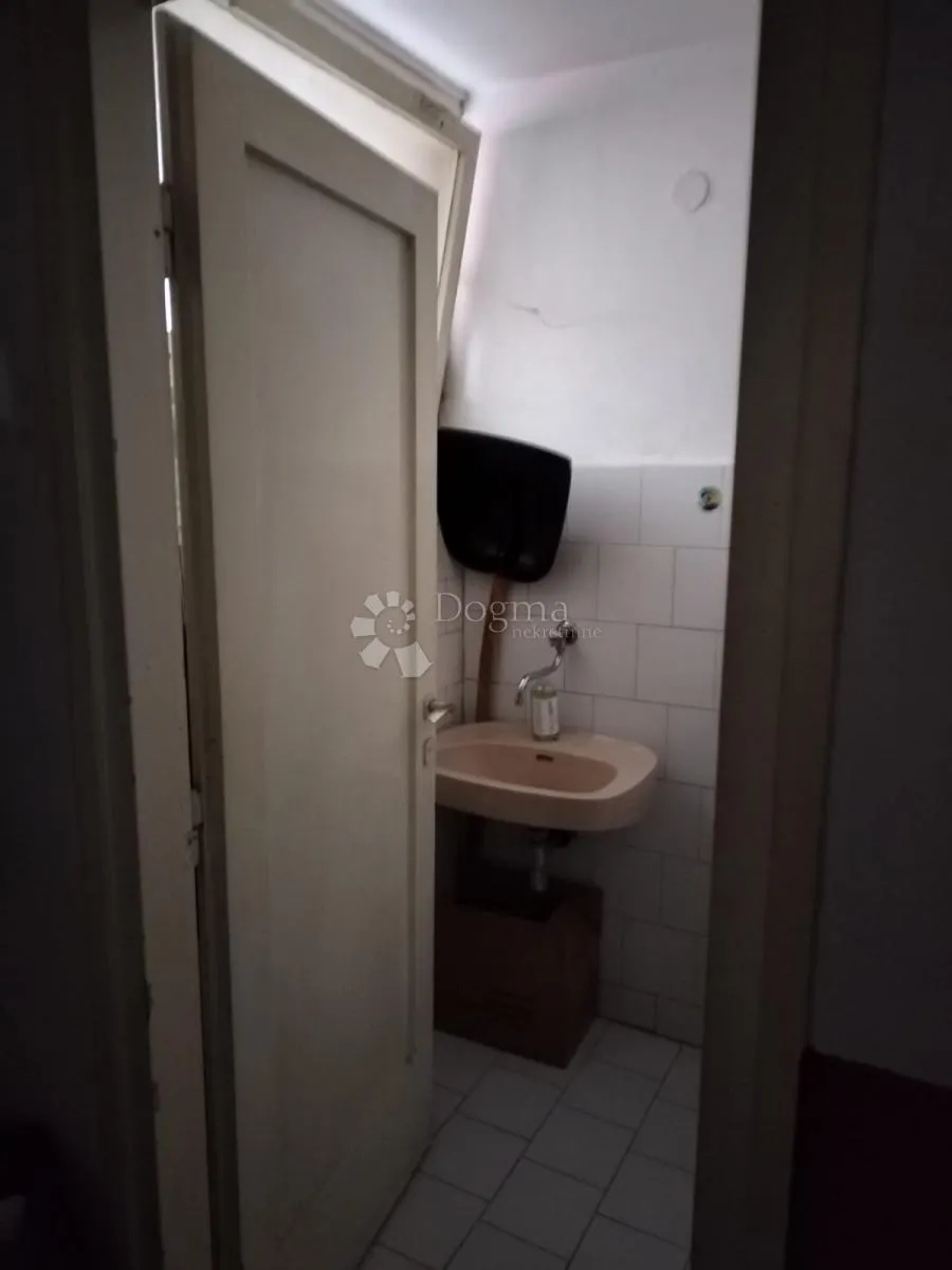 poslovni prostor u samom centru grada - slika 9