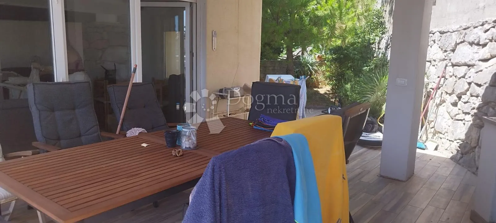 grad krk - apartman s velikom okućnicom - slika 11