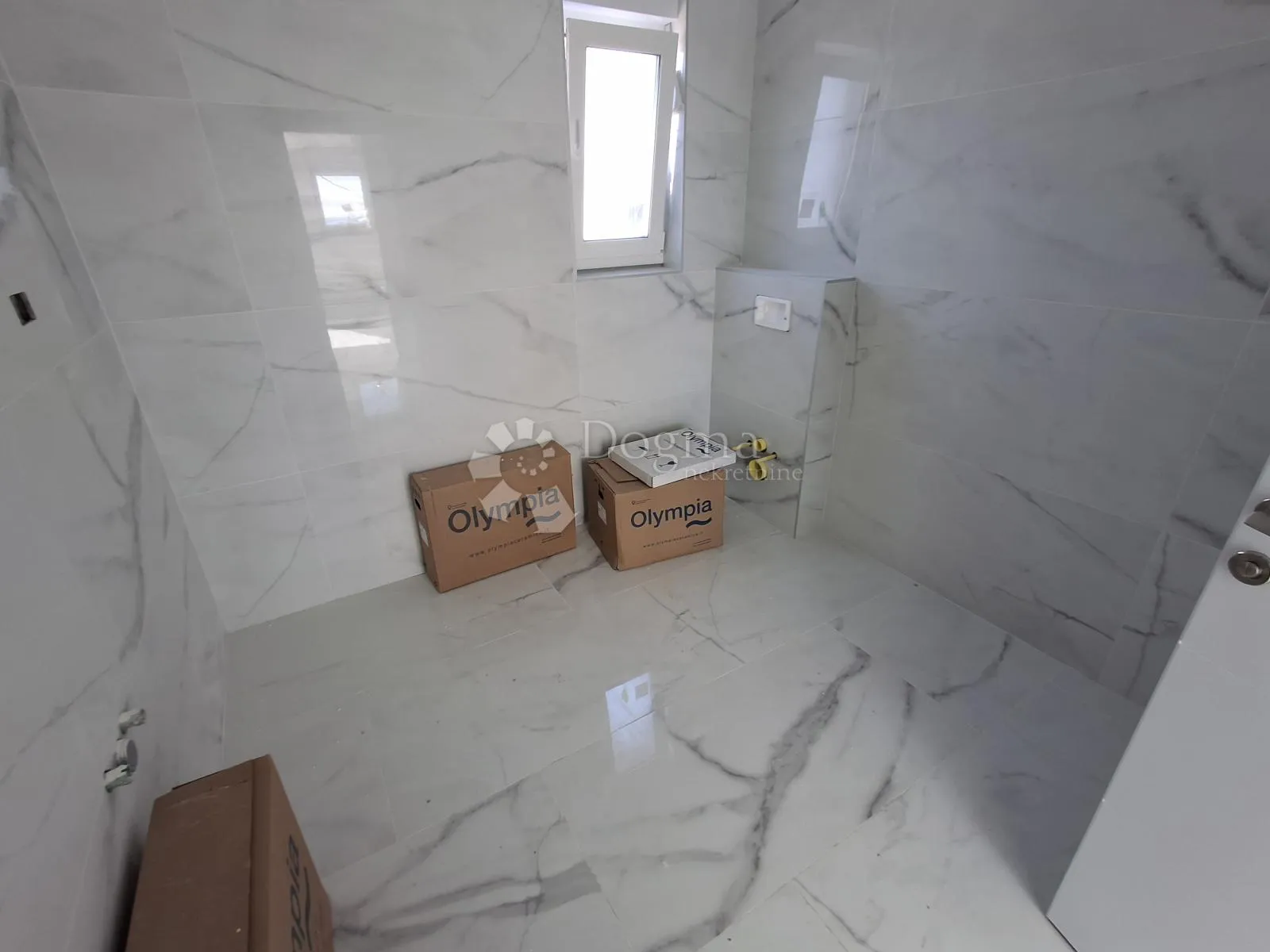 banjol. penthouse sa predivnim pogledom na stari grad - slika 11