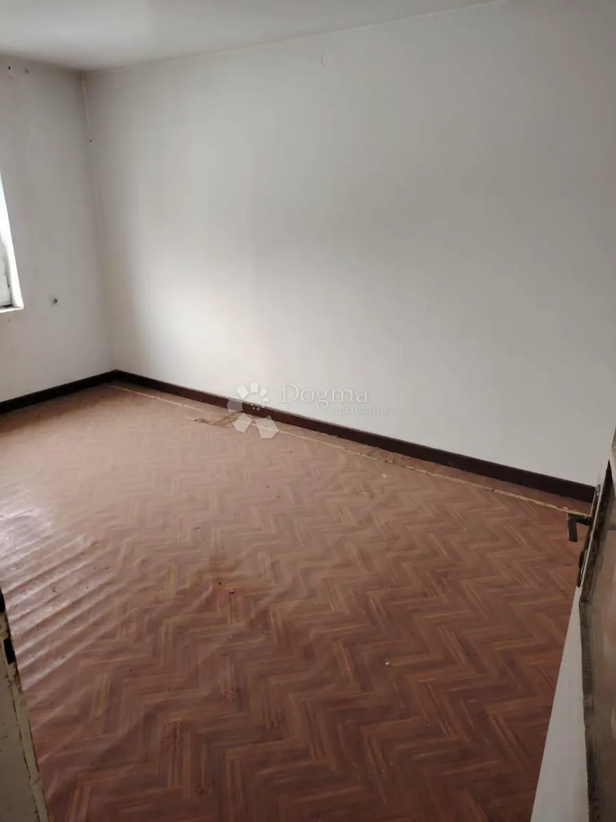 stan lički osik 2 kat - slika 2