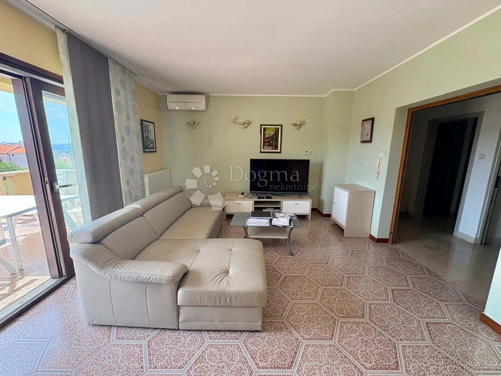 grad krk, kuća sa bazenom + investicijski teren - slika 6