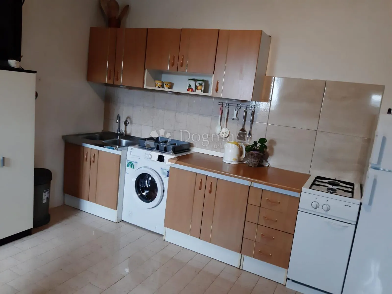 šolta-prvi red do mora, građevinska parcela 2068 m2 i kuća 10 metara do plaže - slika 13