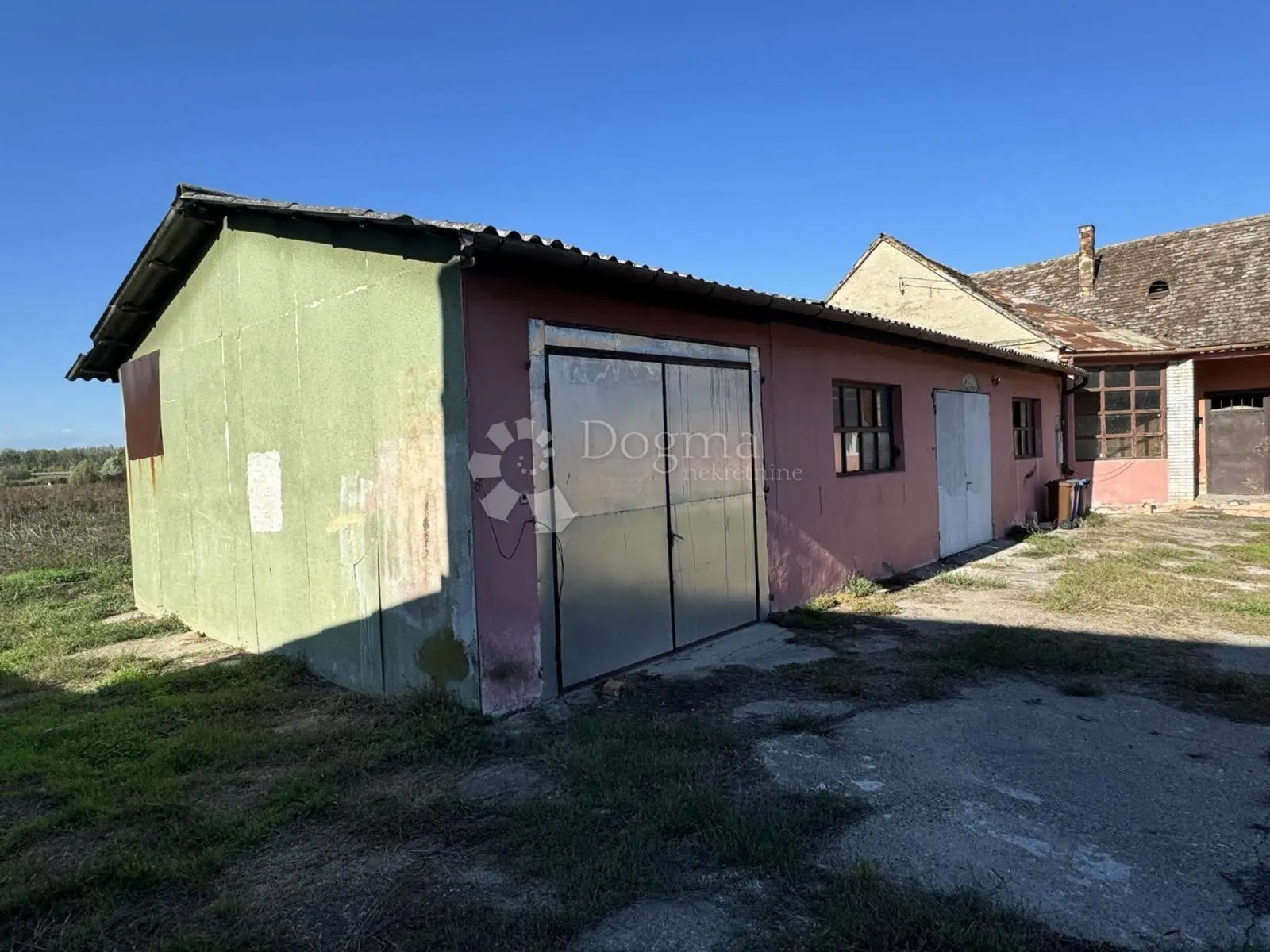 veliko zemljište + poslovni potencijal - slika 2