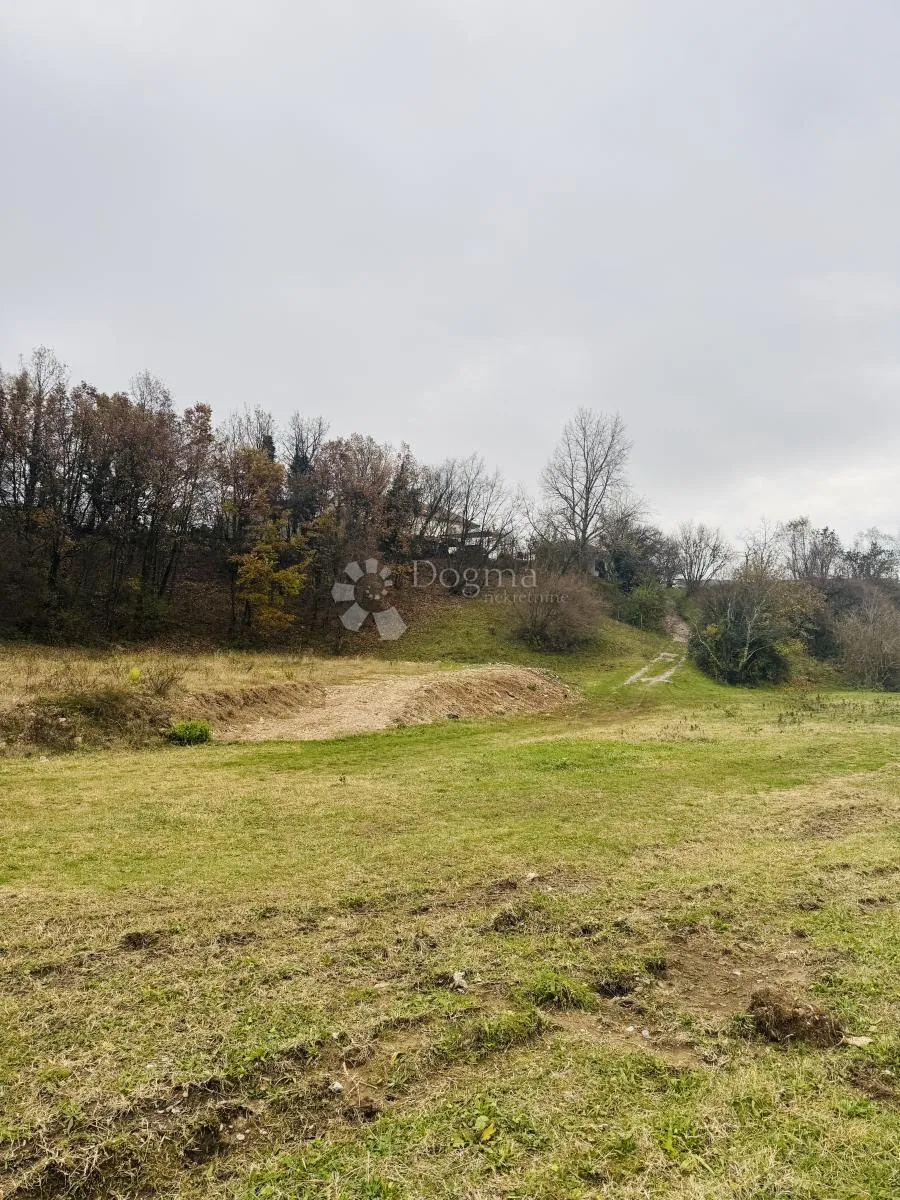 poljoprivredno zemljište dražice 705m2,odlična lokacija, ravan teren - slika 6