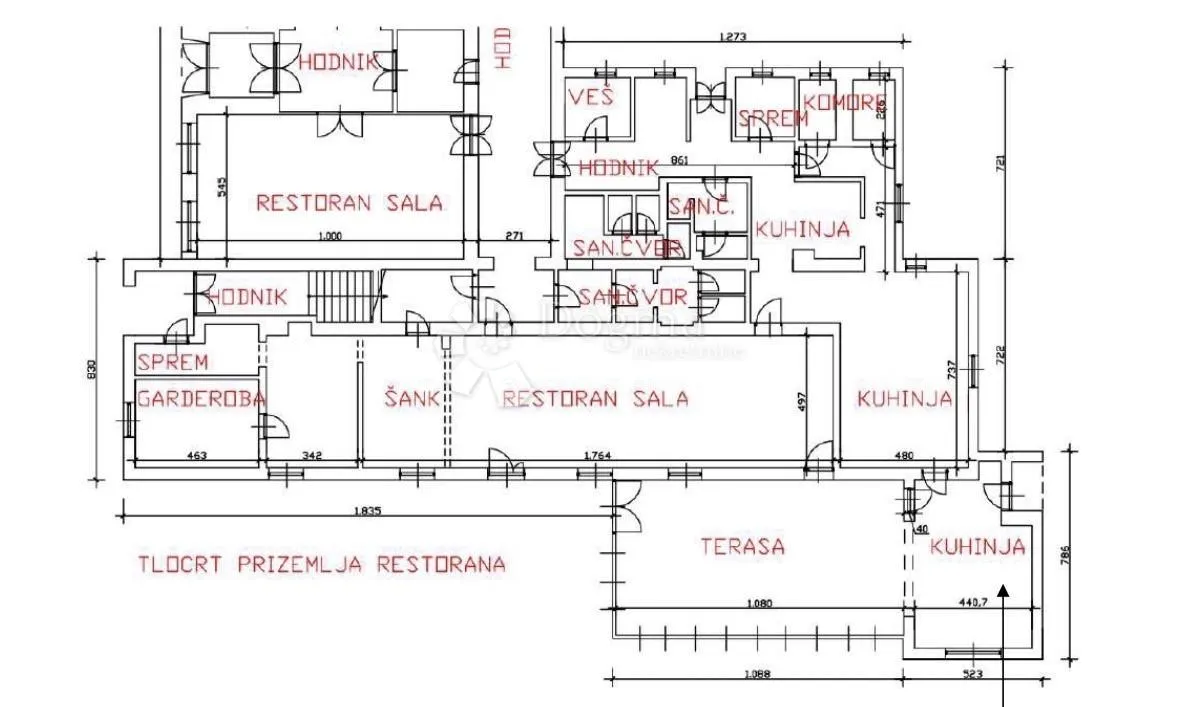 najam restorana 356m² – krušna peć, pečenjara, terasa, veliki parking - slika 20