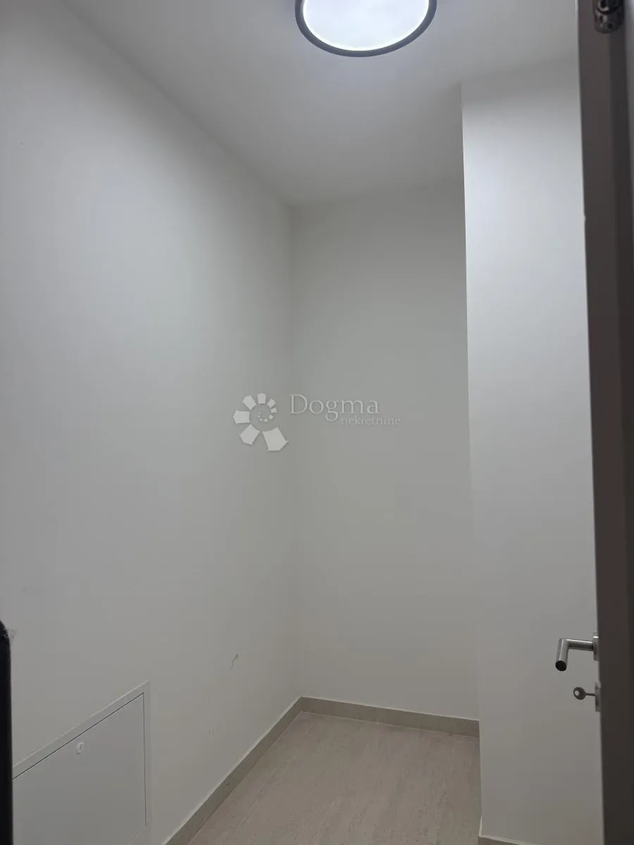 stan i garaža (režije uključene) - slika 16