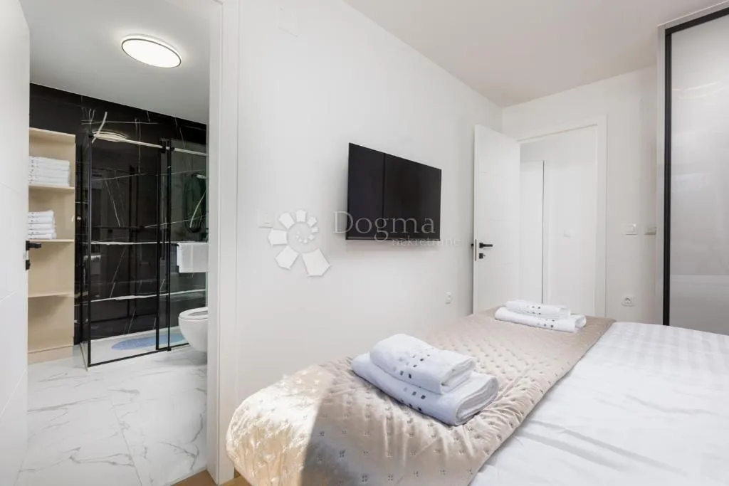 malinska - apartman s bazenom i pogledom 300m od mora - slika 18