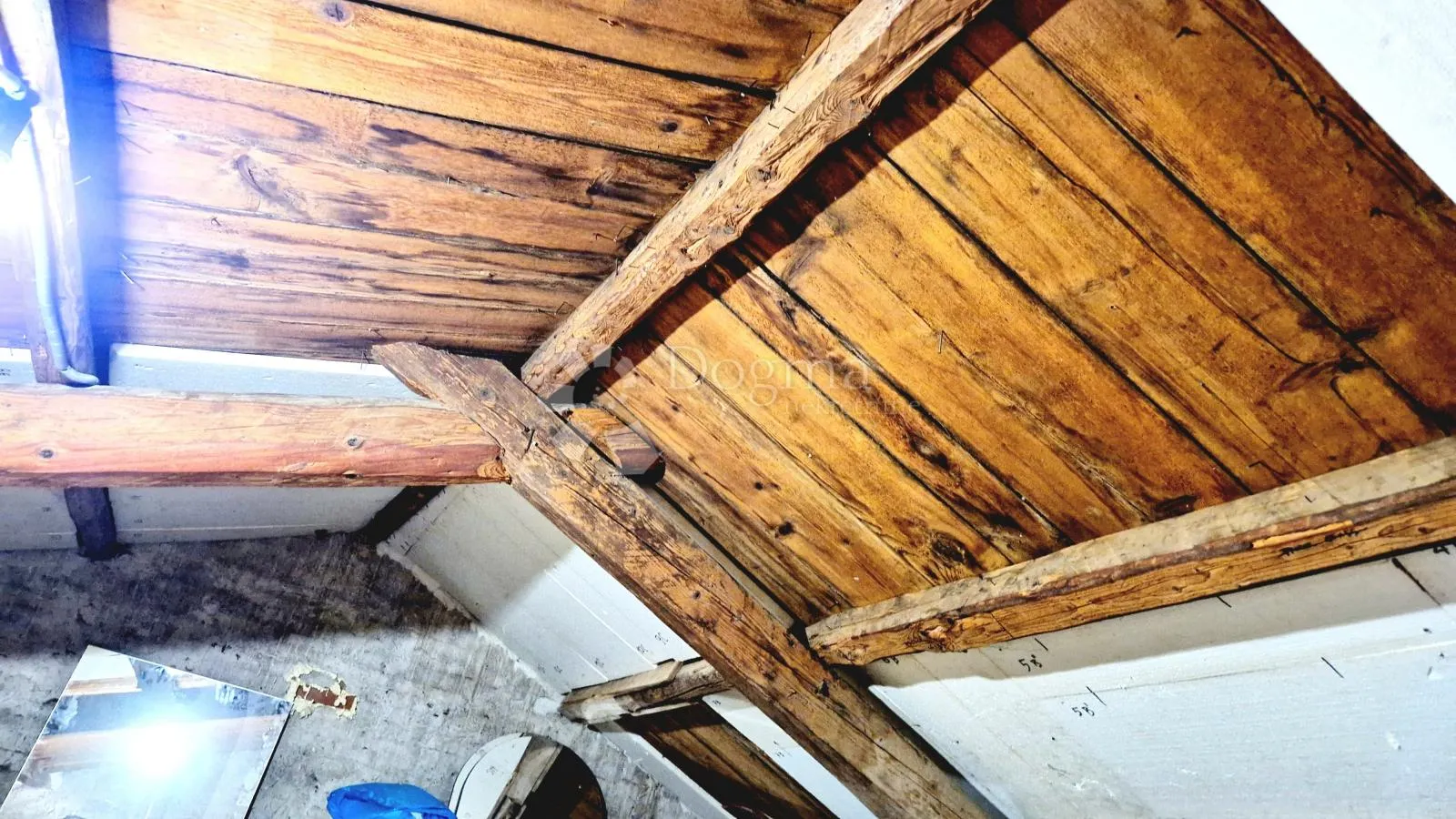 kuća u centru šikića idealna za preuređivanje - slika 23