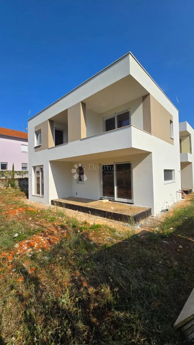 poreč, luksuzna vila s baznom i 3 spavaće sobe 2 km do mora - slika 7