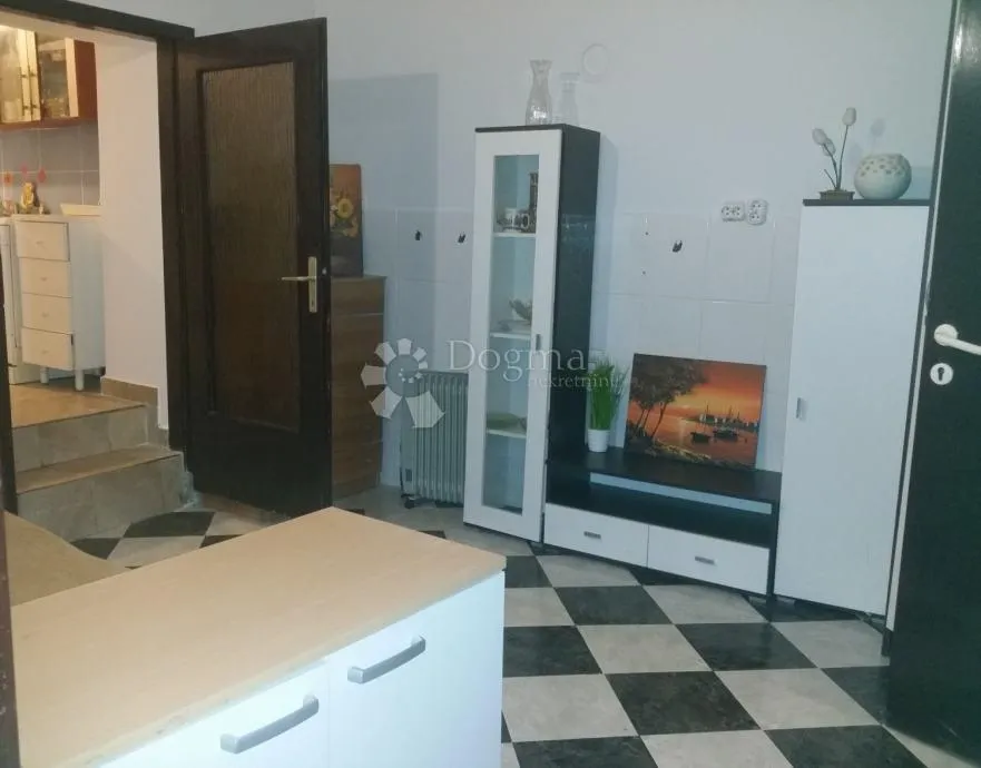apartman 68m2 u centru crikvenice - slika 2