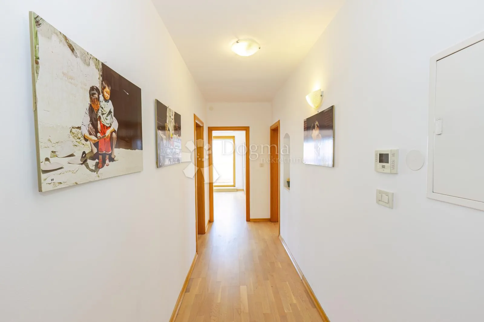 zagreb, bijenik, luksuzna kuća 415 m2 s bazenom - slika 18