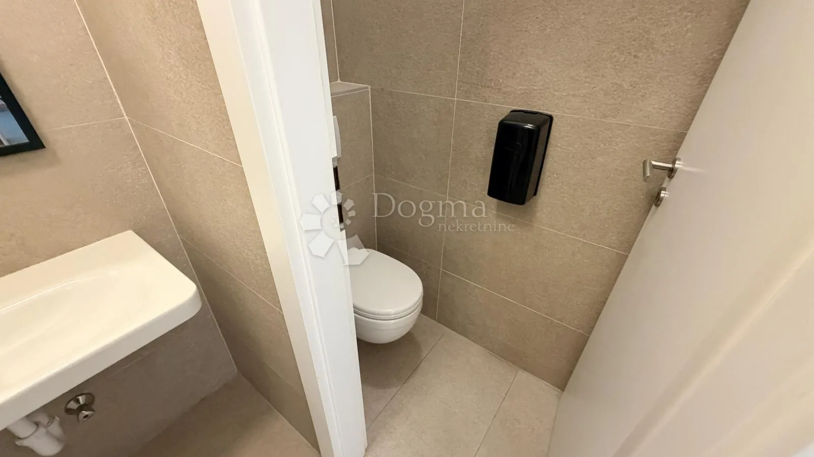 prodaja poslovnog prostora, zagreb zapad - vrbani, 119,60m2, prizemlje, top lokacija - slika 21