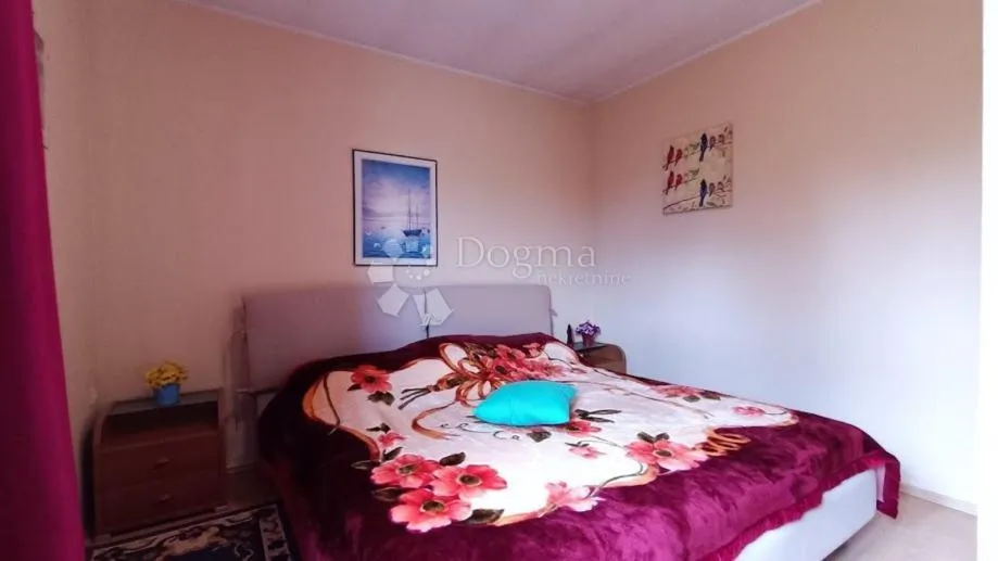 kastav samostojeća kuća sa dva stana - slika 7
