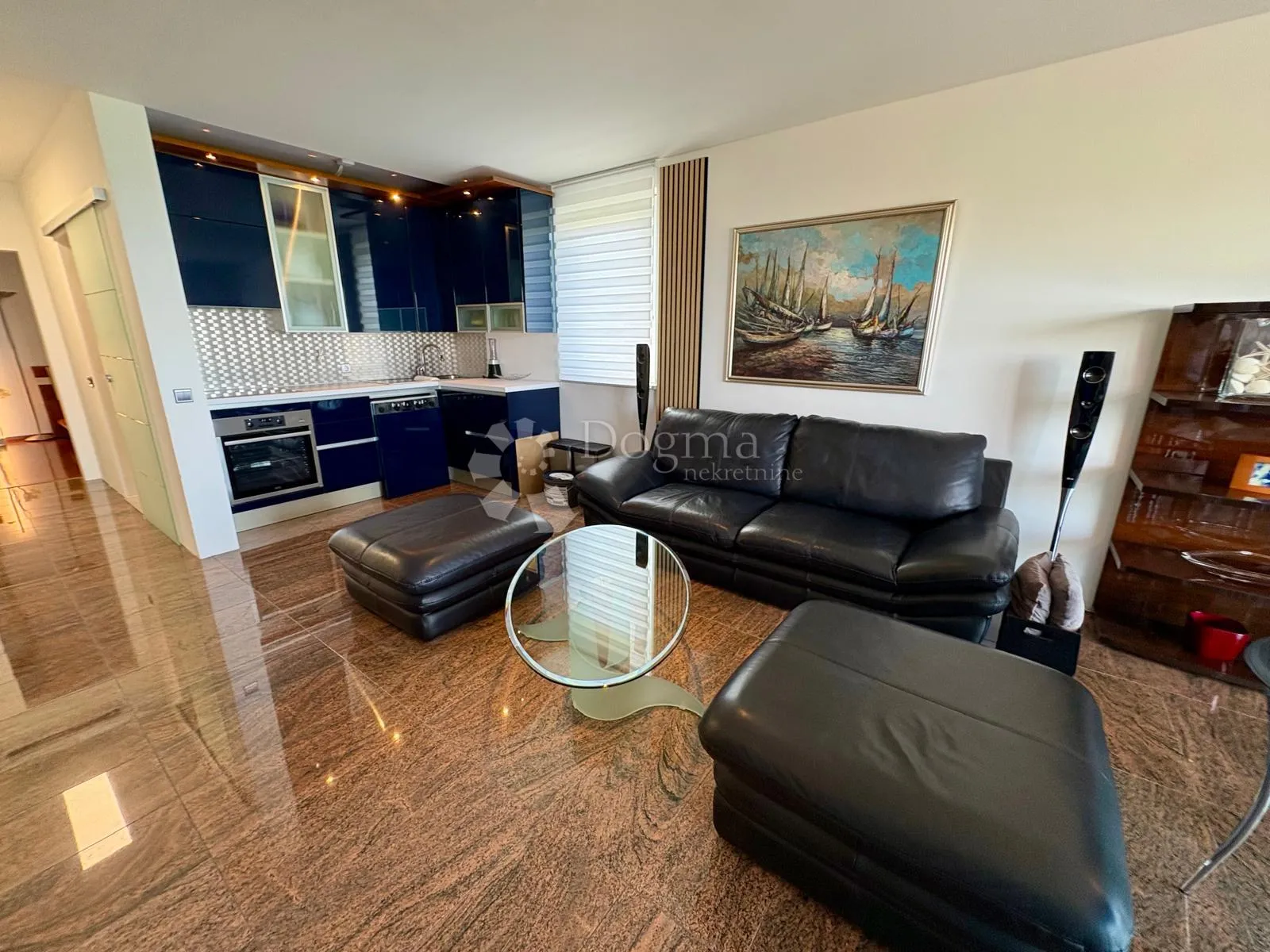 eskluzivan apartman, 70 m od mora sa panoramskim pogledom i vrtom - slika 13