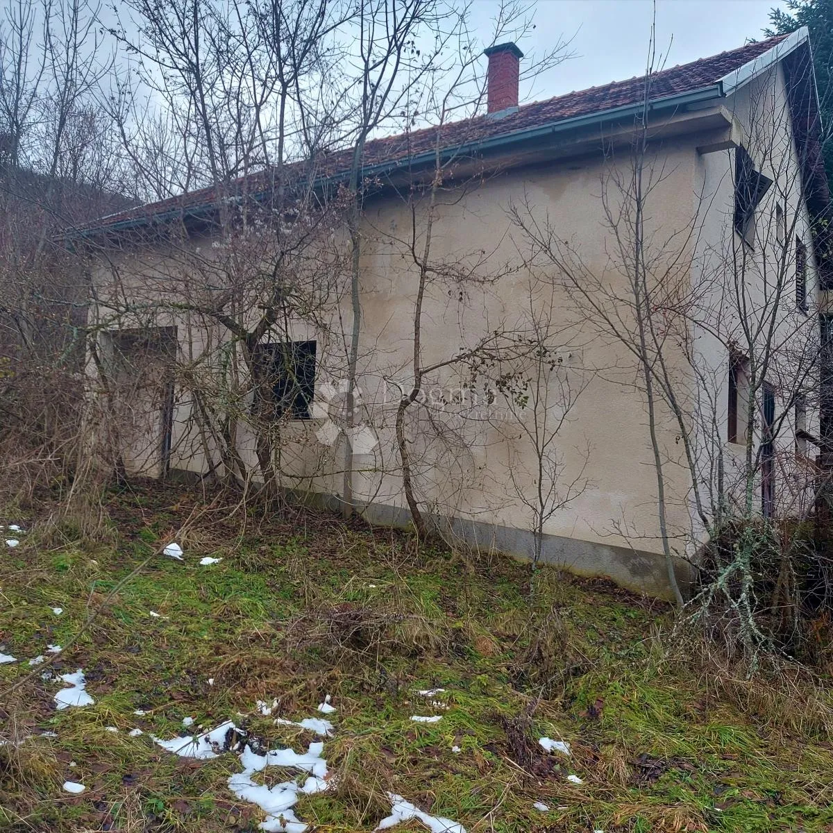 prodaje se kuća s potencijalom - idealna prilika za adaptaciju - slika 2