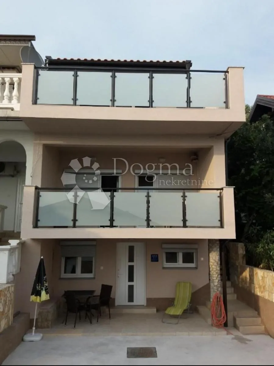 kuća s tri apartmana uz more - slika 4