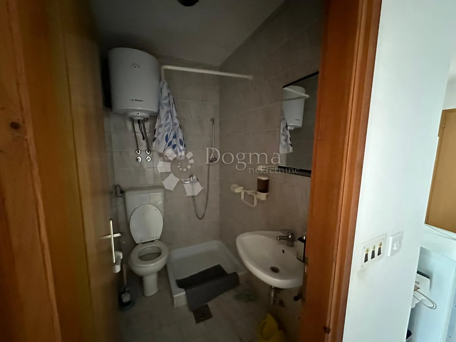 apartmanska kuća na 50 metara do mora - slika 40
