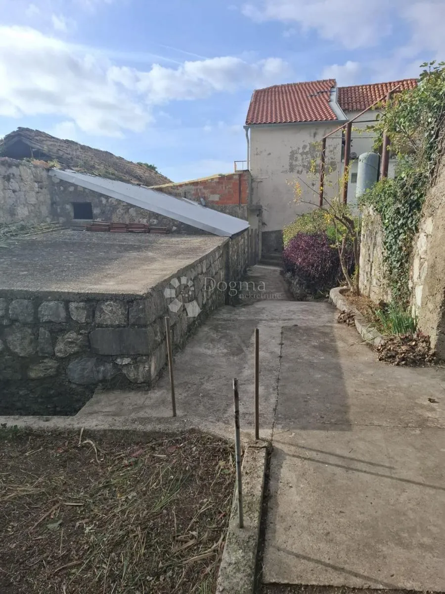 kuća s velikim potencijalom za život ili turizam – orašac - slika 12