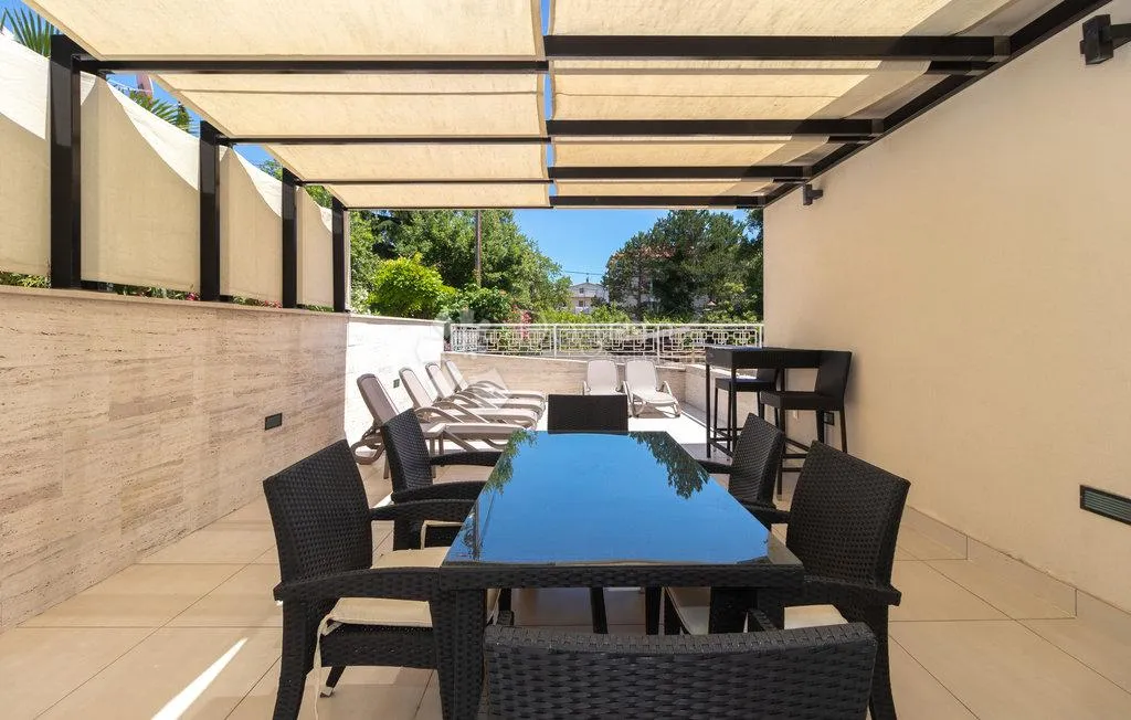 apartman 10 metara od mora sa bazenom crikvenica - slika 18