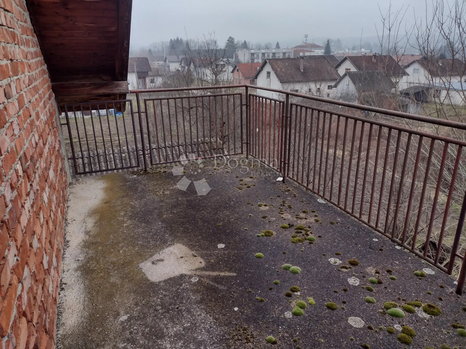 čvrsta kuća od sitne cigle - slika 10