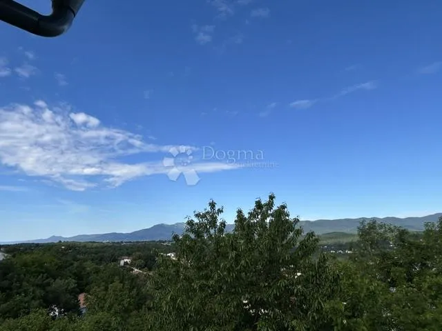 dvoetažni komforan stan na viškovu - slika 28