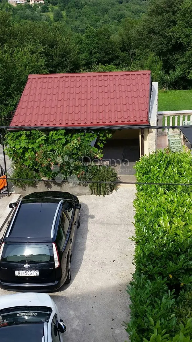 bribir - kuća sa tri stana - slika 12
