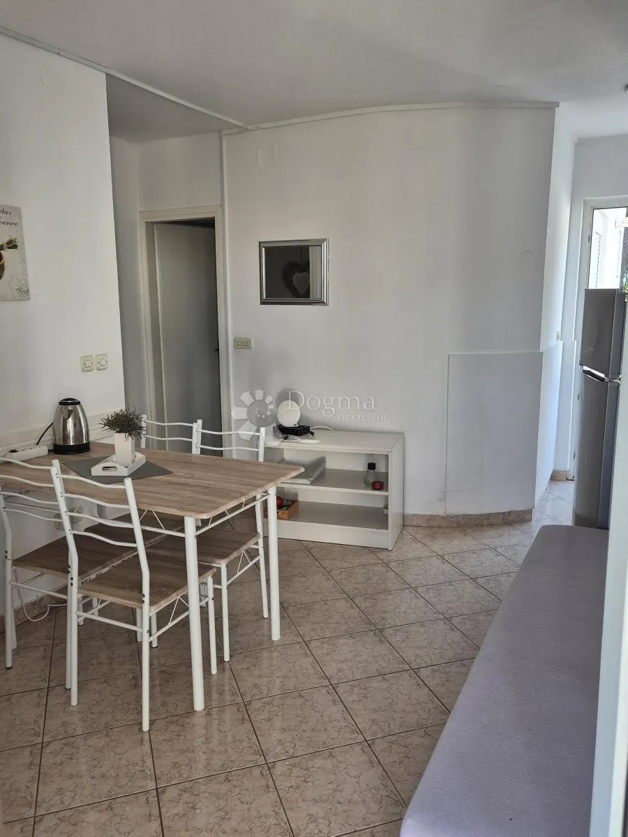 šibenik/zablaće- jedinstveni kompleks uz more: apartmanske kuće s teniskim terenom i bazenima - slika 47