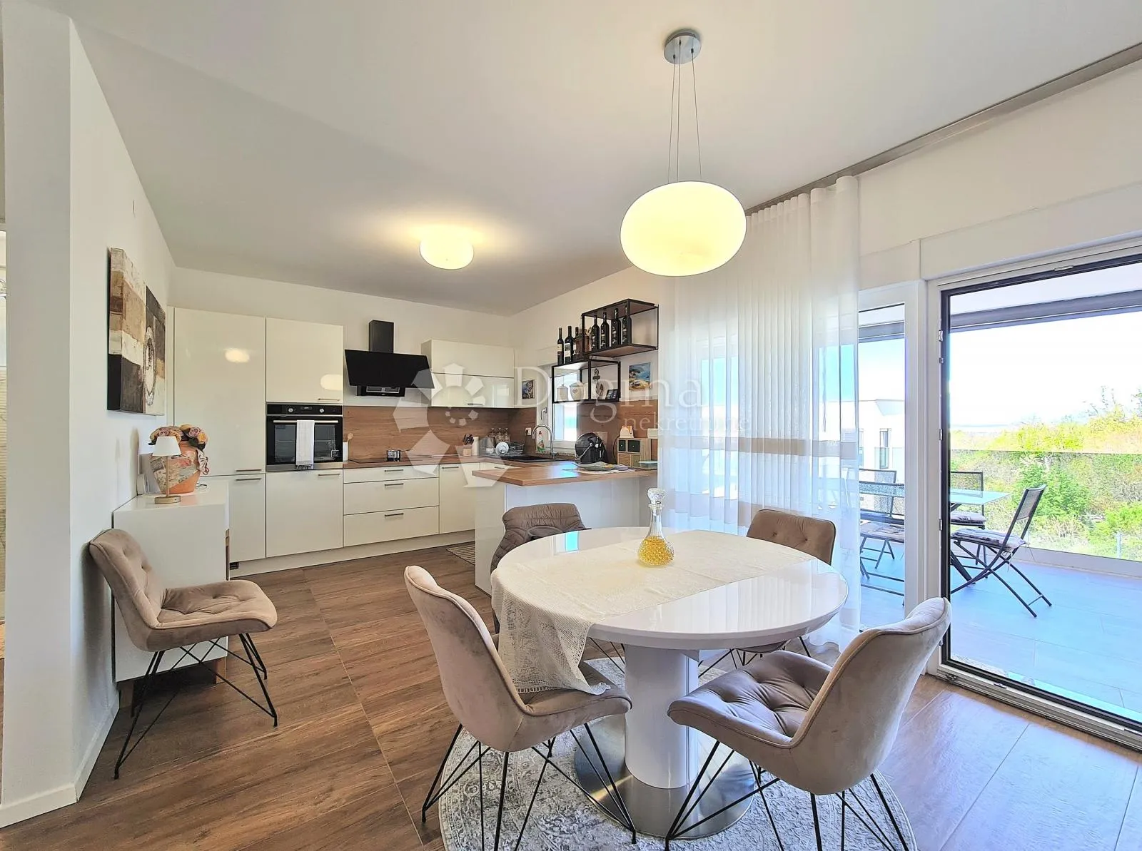Crikvenica ,penthouse 3s+db,velika Garaža