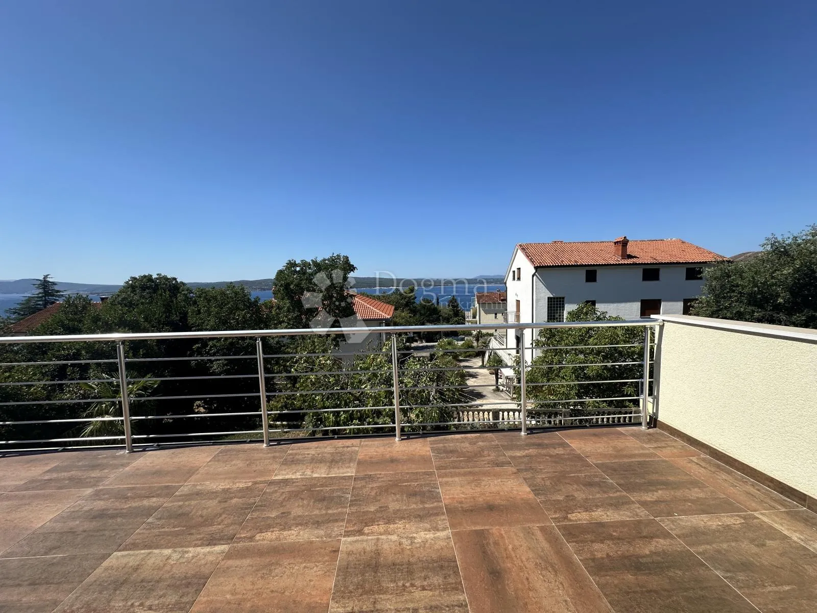 kuća sa 6 apartmana 550m2 u blizini mora - slika 26