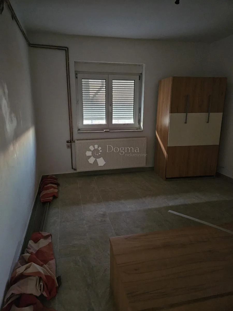 kuća sa uhodanim biznisom – spoj doma i poslovne prilike! - slika 11