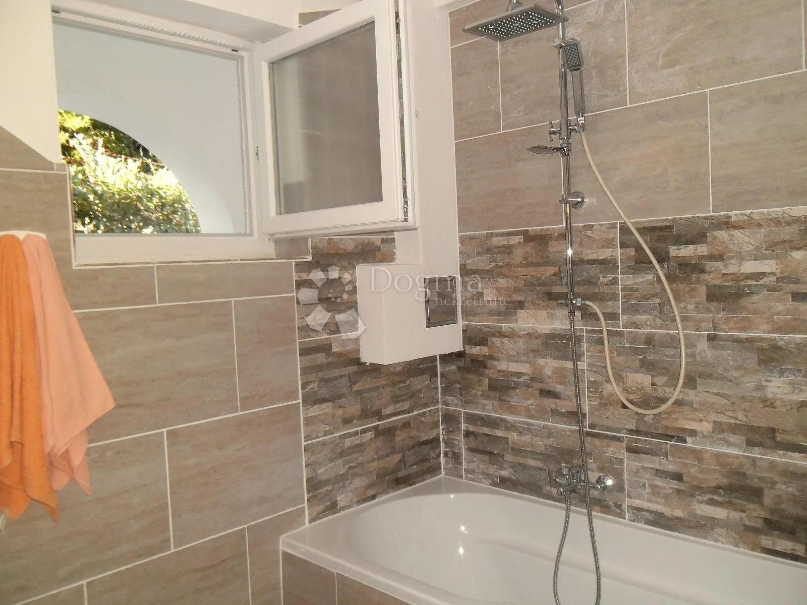 šarmantni apartman sa predivnim pogledom na kvarnerski zaljev i okolinu - slika 4