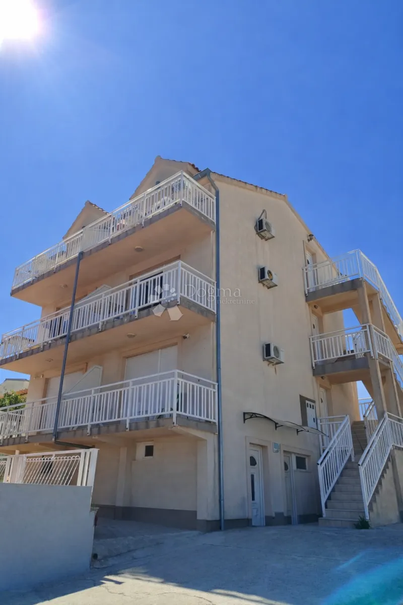 rogoznica – apartmanska kuća s 7 jedinica i velikim investicijskim potencijalom - slika 11