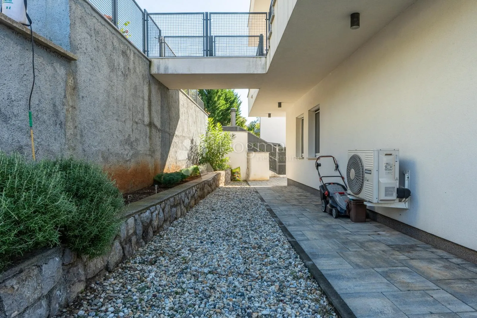 ekskluzivna nekretnina u kostreni – cijela etaža, apartman i velika garaža sa spremištima! - slika 20