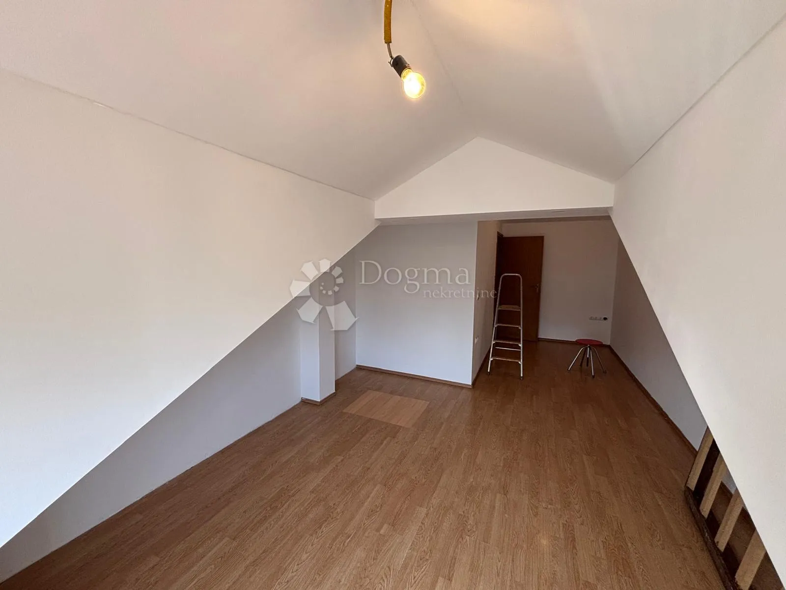 dvoetažni stan 65 m2 sa vrtom, zaprešić sjever - slika 7