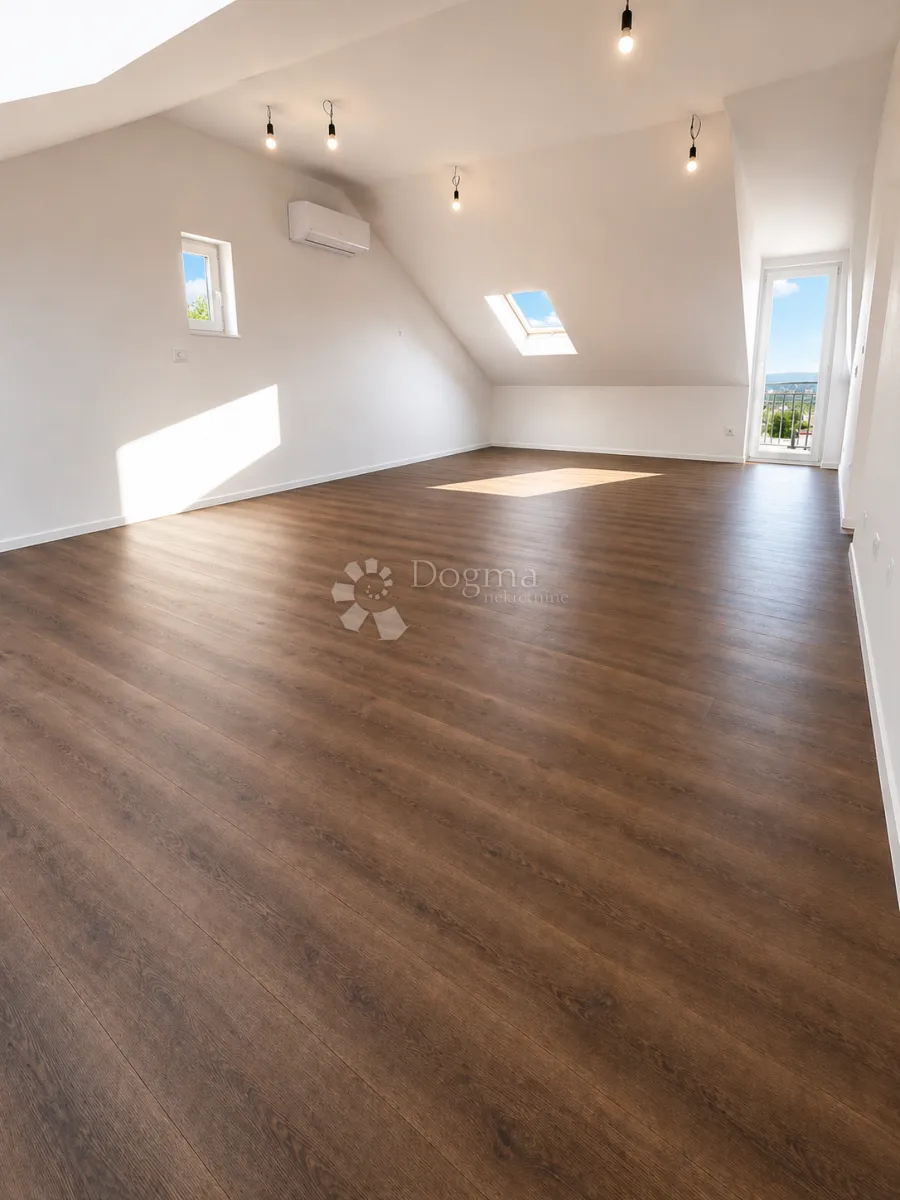 novo renoviran prazan penthouse, 95 m² + terasa s pogledom na grad - slika 1